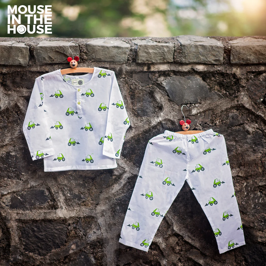 Scoopy Excavator- Unisex Nightdress