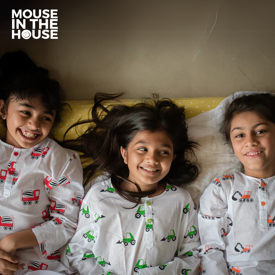 Scoopy Excavator- Unisex Nightdress