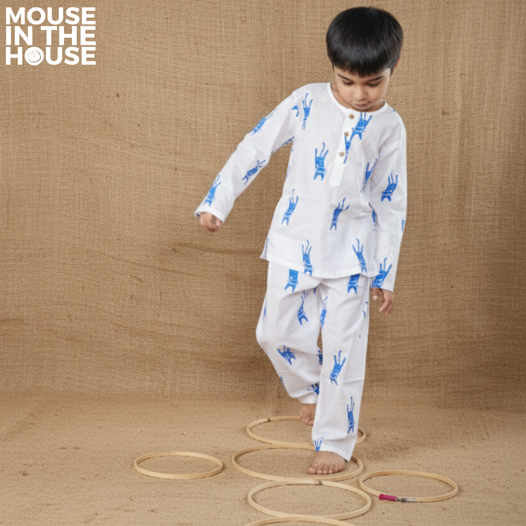 A MAGNIFICIENT CAT- UNISEX NIGHTWEAR (Blue) image 1