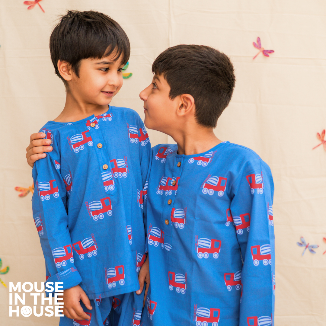 Whirly Cement Mixer (Blue)- Unisex Nightdress