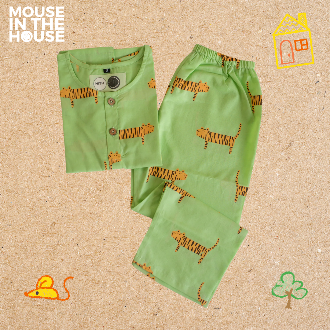 Augustus Tiger (Green)- Unisex Nightdress