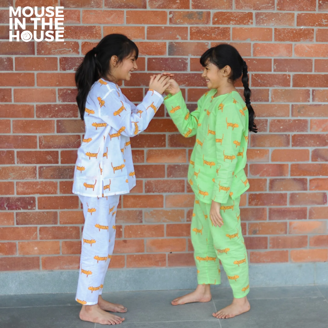 Augustus Tiger (Green)- Unisex Nightdress