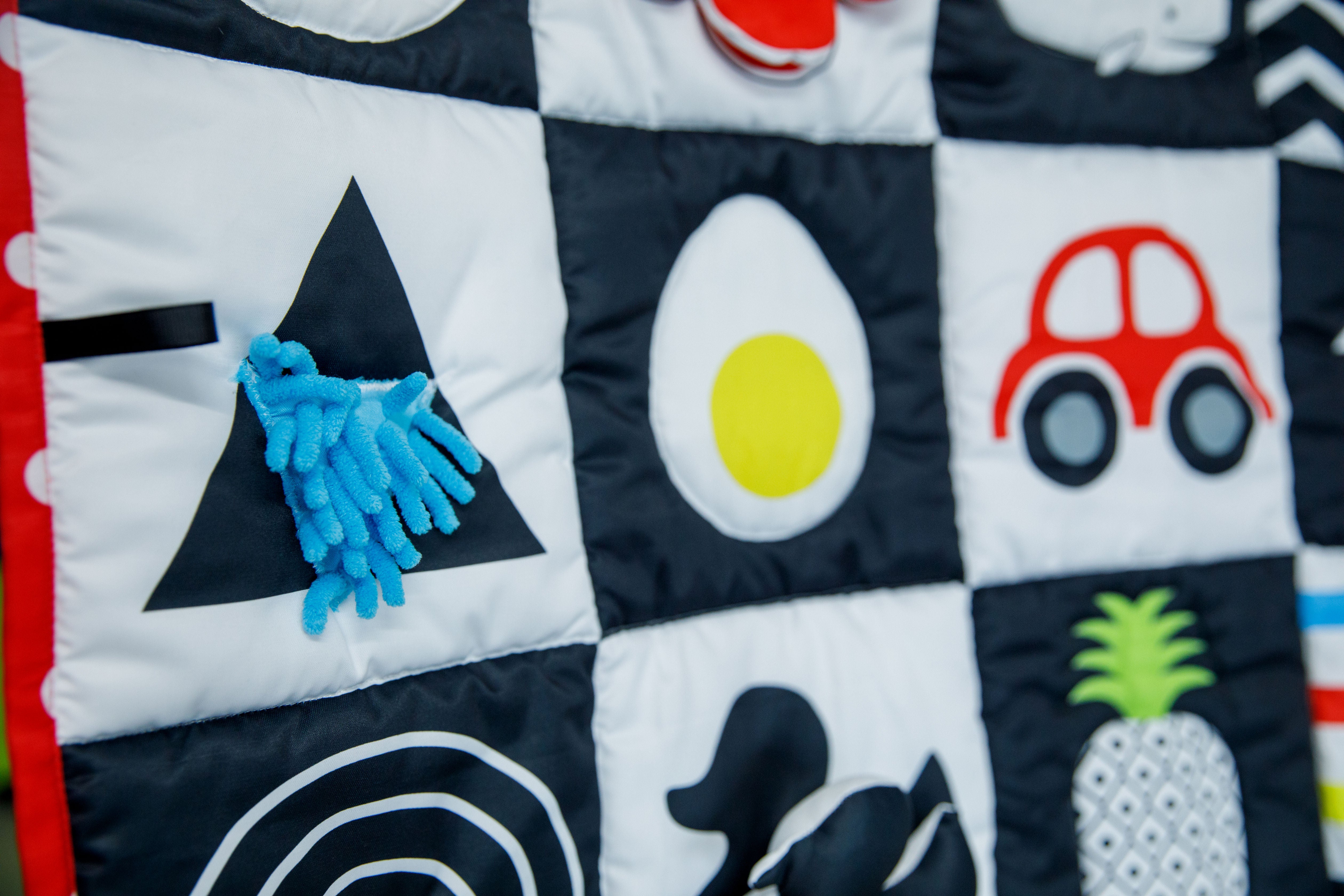 PRE ORDER | High Contrast Black & White Sensory Play Mat - 40x40 inches